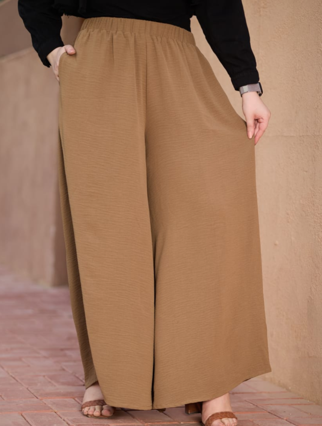 Wide-leg pants