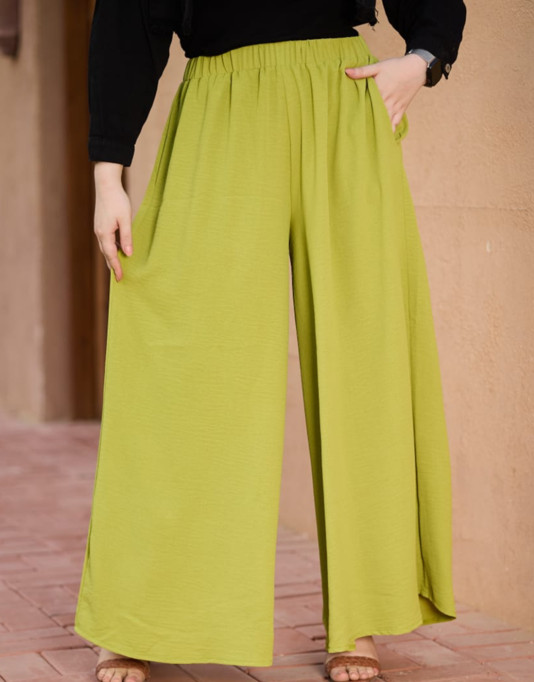 Wide-leg pants