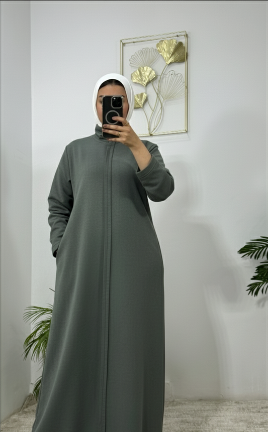 فستان أساسي